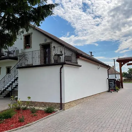 Bed & Breakfast Kukorica Csarda 3*