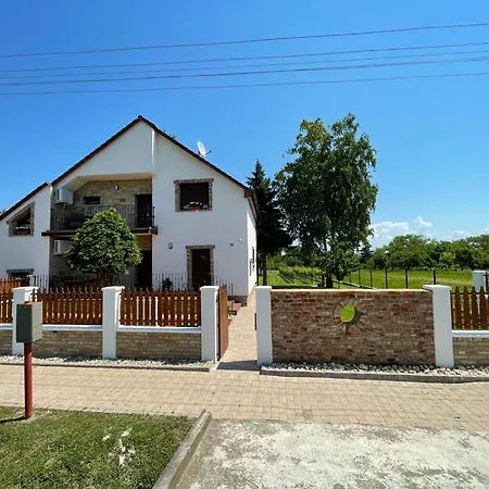 Kukorica Csarda Balatonujlak