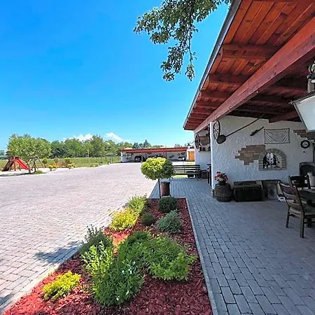 Bed & Breakfast Kukorica Csárda 3*