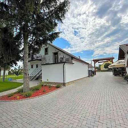 Kukorica Csárda Bed & Breakfast 3*