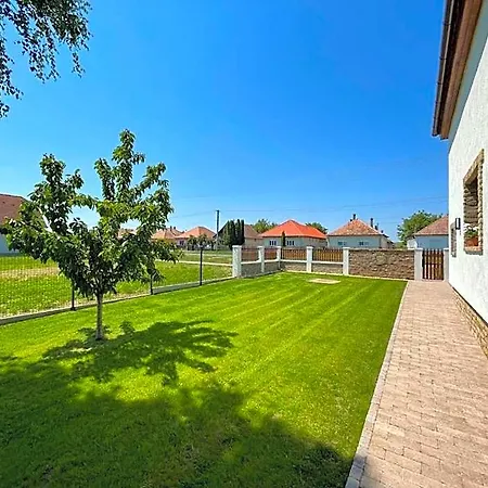Kukorica Csárda Bed & Breakfast 3*