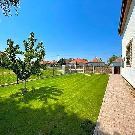 Kukorica Csárda Bed & Breakfast 3*