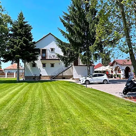 Bed & Breakfast Kukorica Csárda Balatonujlak