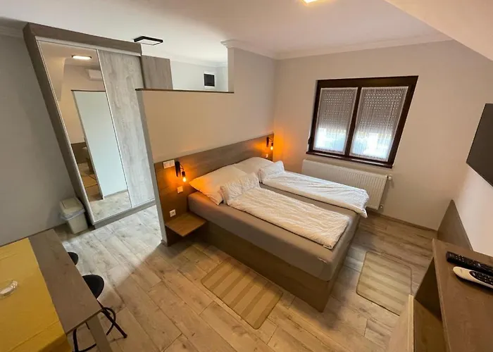 Panzió Kukorica Csárda 3*